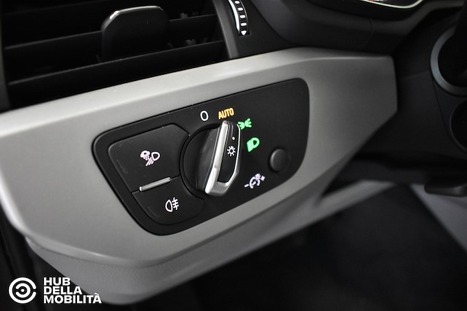 AUDI A4 Avant 40 TDI quattro S tronic Business Advanced